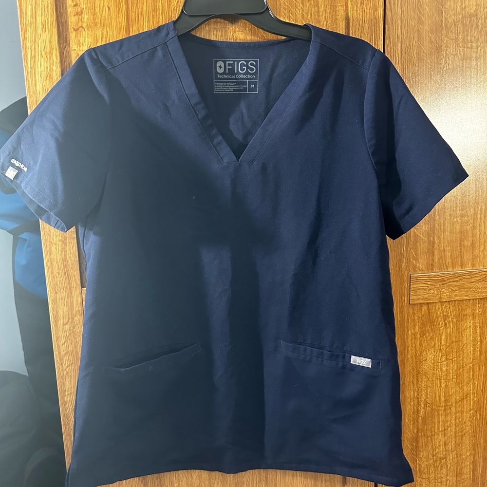 Figs scrub top navy medium